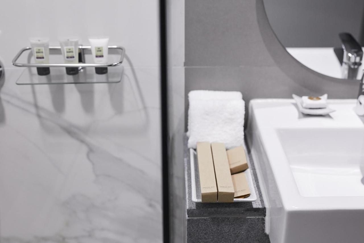 56 Surawong Hotel Бангкок Экстерьер фото